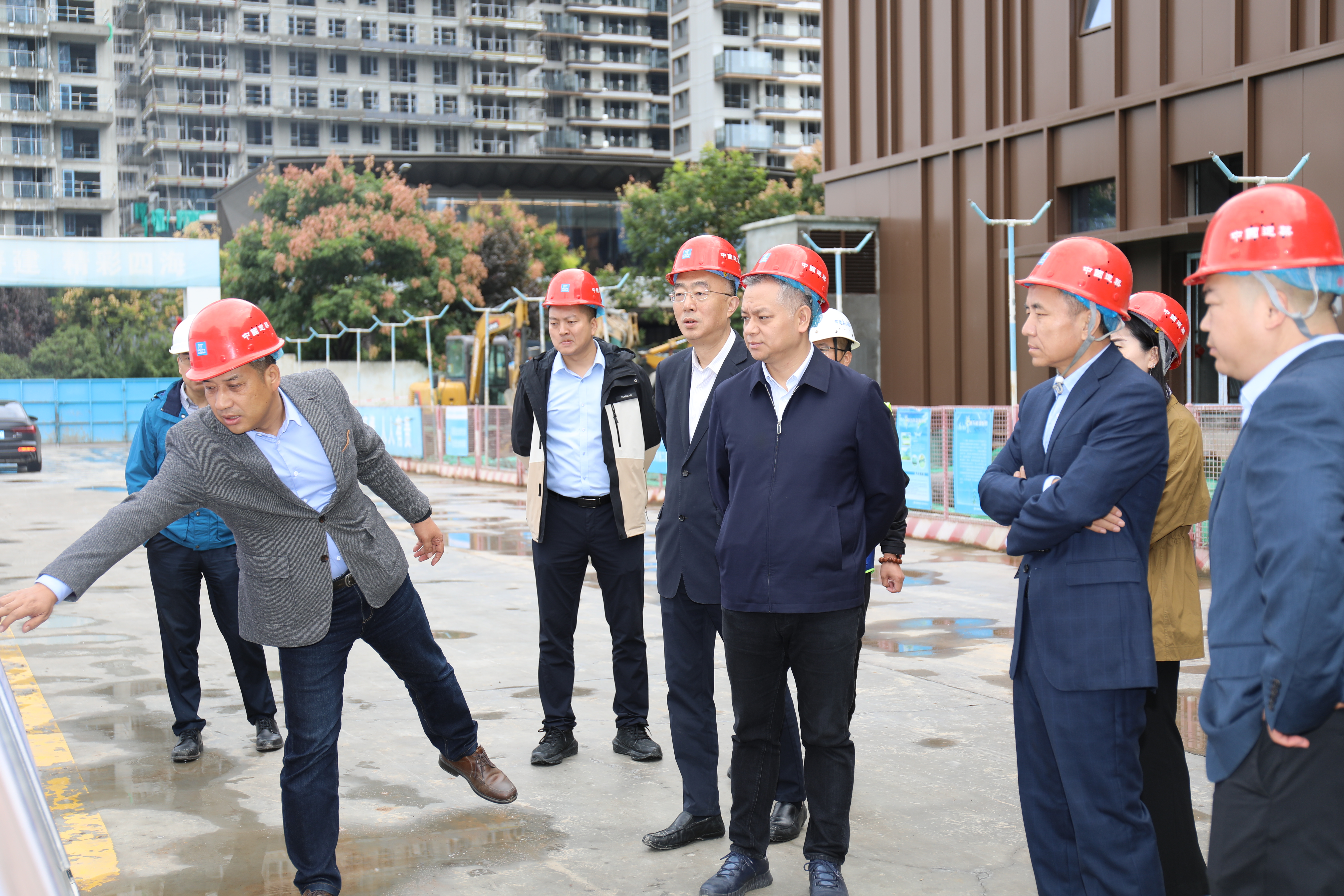 ok138太阳集团董事长解严带队开展国庆节前安全检查